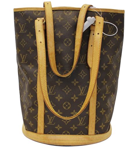 louis vuitton bucket pouch 20|Louis Vuitton pouch with strap.